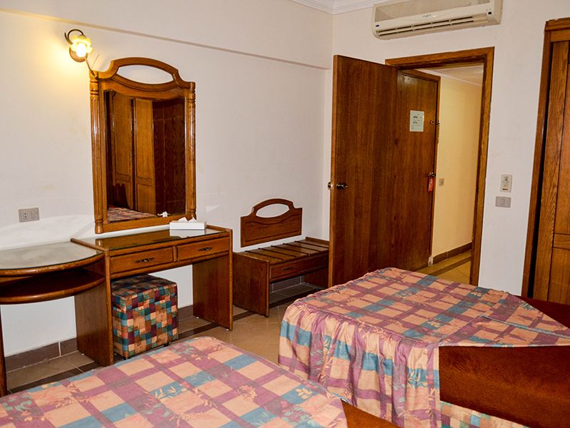 Family Pool View Room 2