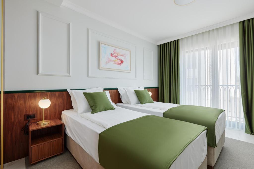Standard with Extra Bed 4