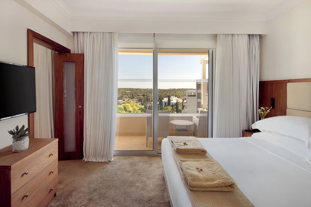Standard Suite Partial Sea View 2