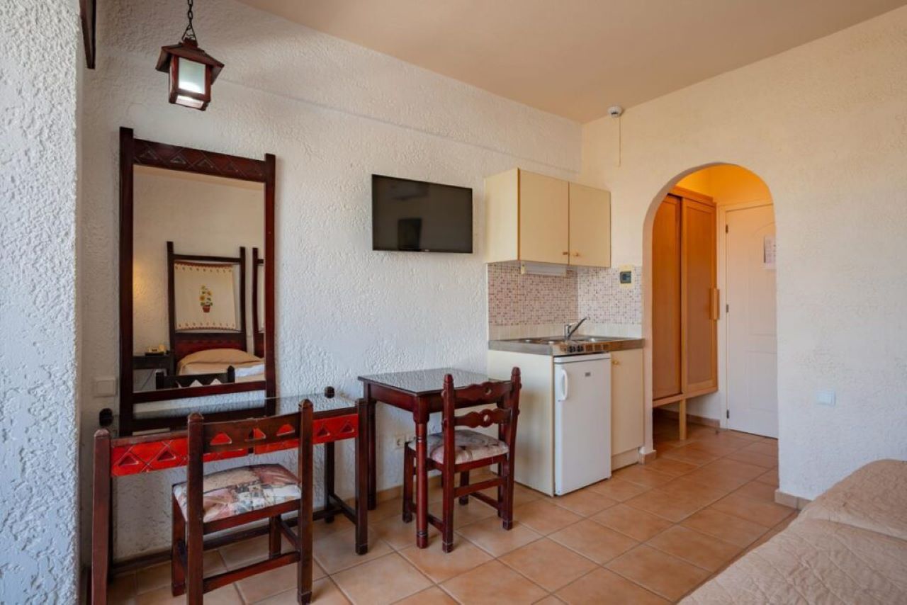 Studio Side Sea View A/C 2