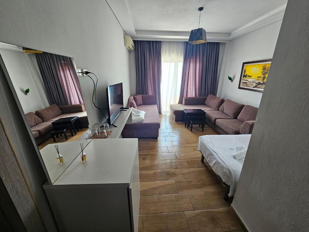 Quadriple Sea View Room 1