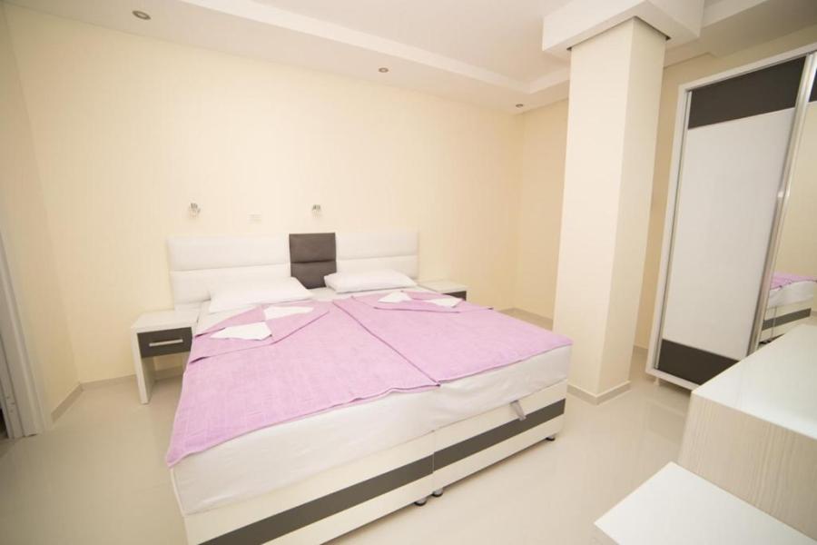 Apartment 06 3