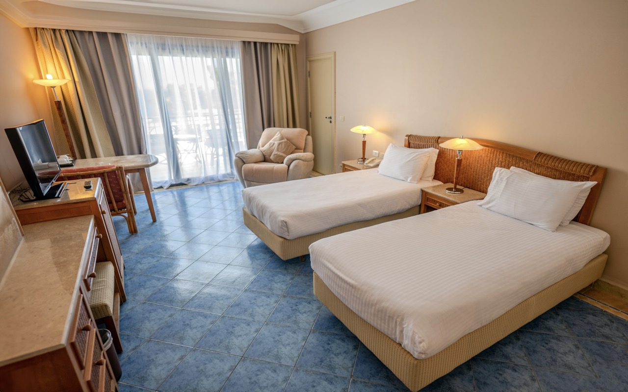 Superior Sea & Pool View Room 1