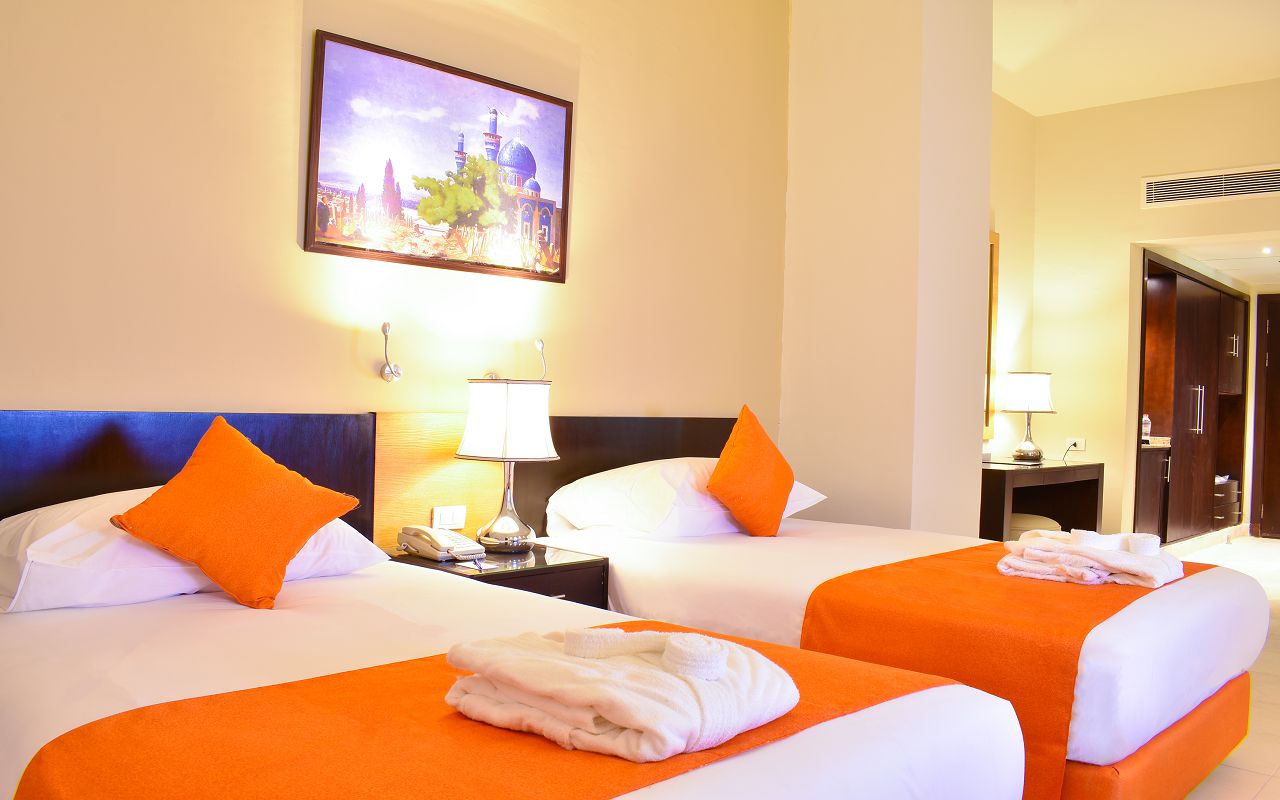 Jacuzzi Deluxe Room with Pool View 1