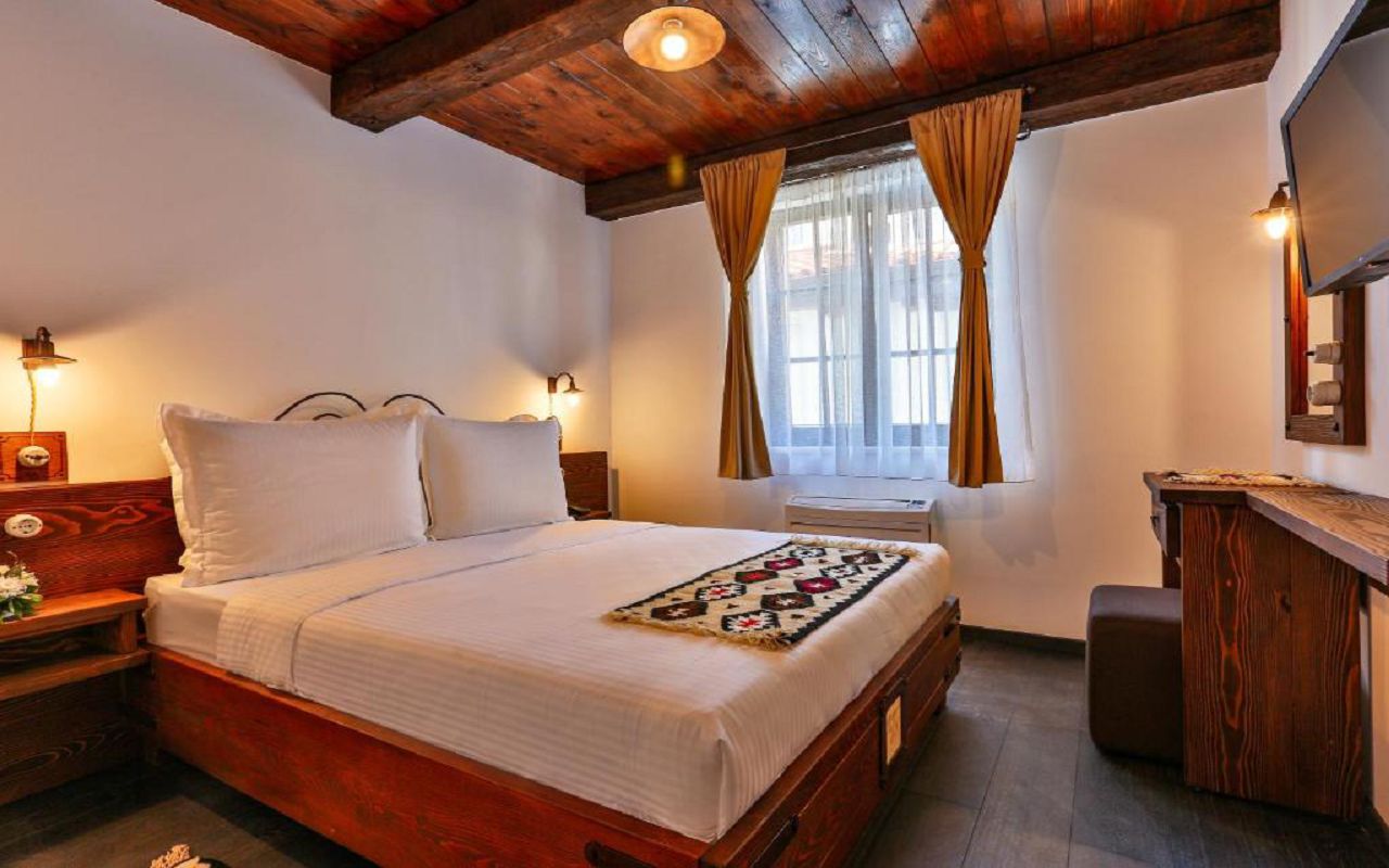 Apartment 4