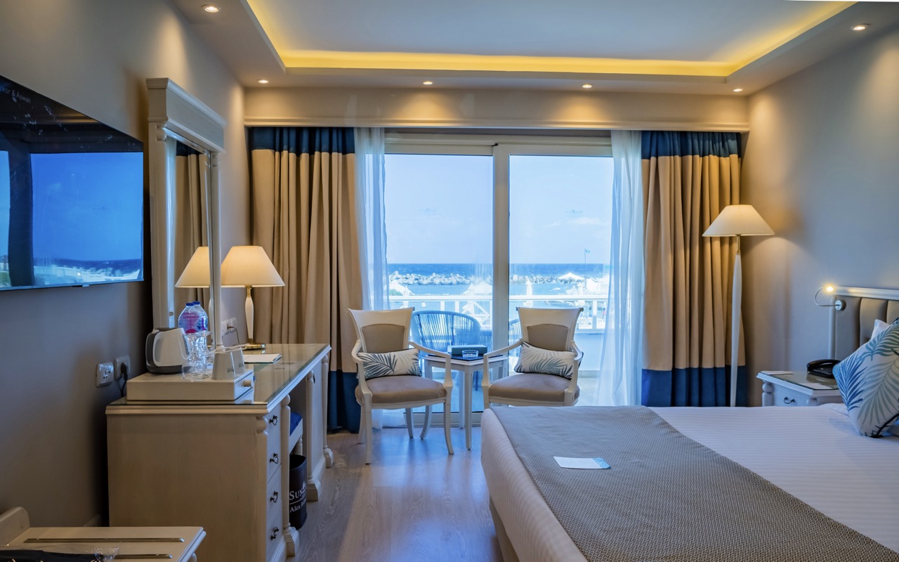 Deluxe Sea View 2