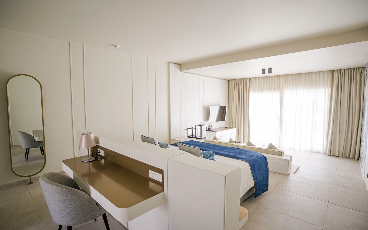 Swim UP Room - Adult Only +16 3