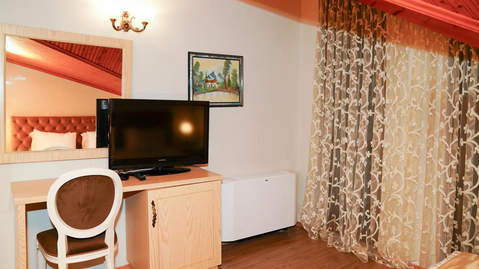 Standard Double Room Mountain View 2