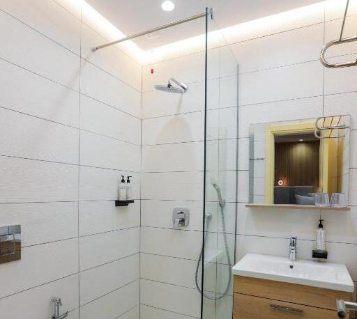 Deluxe Double Room Corner Sea View 2