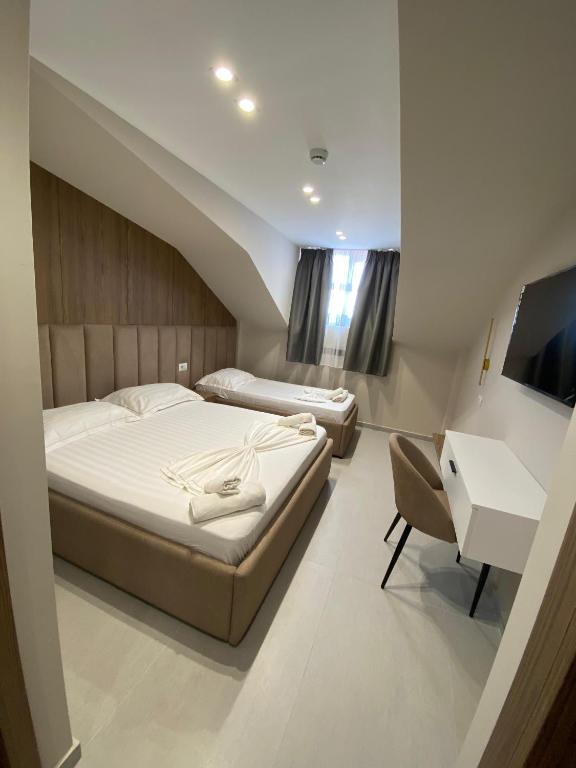 Comfort Triple Room 1