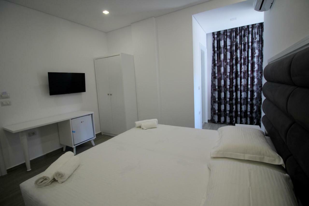 Deluxe Room 1