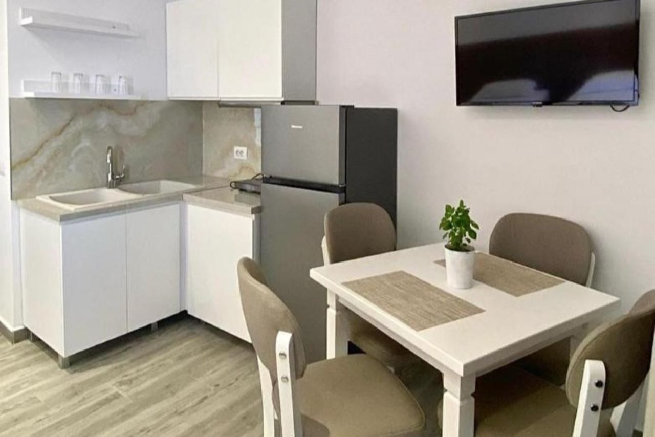 Apartment With Kitchen 2