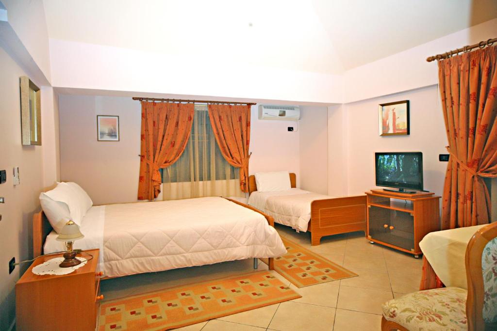 Triple Standard Room 1