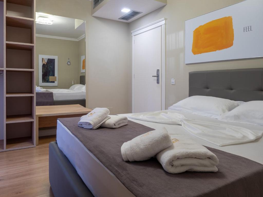 Deluxe Double Room 3