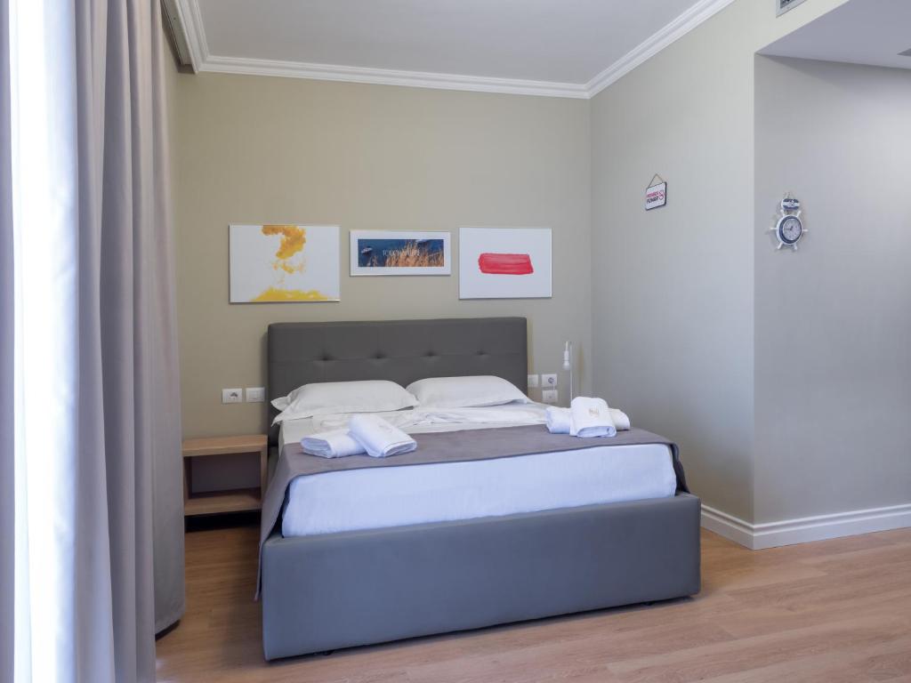 Deluxe Double Room 2