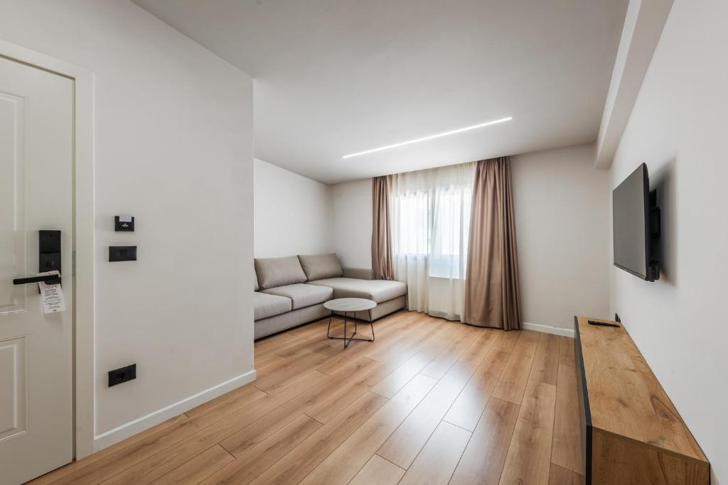 Family Room 3