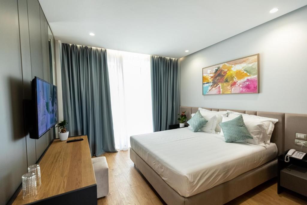Deluxe Double Room 2