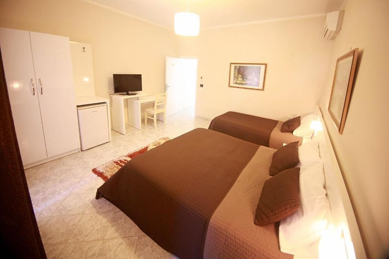 Triple Room 2
