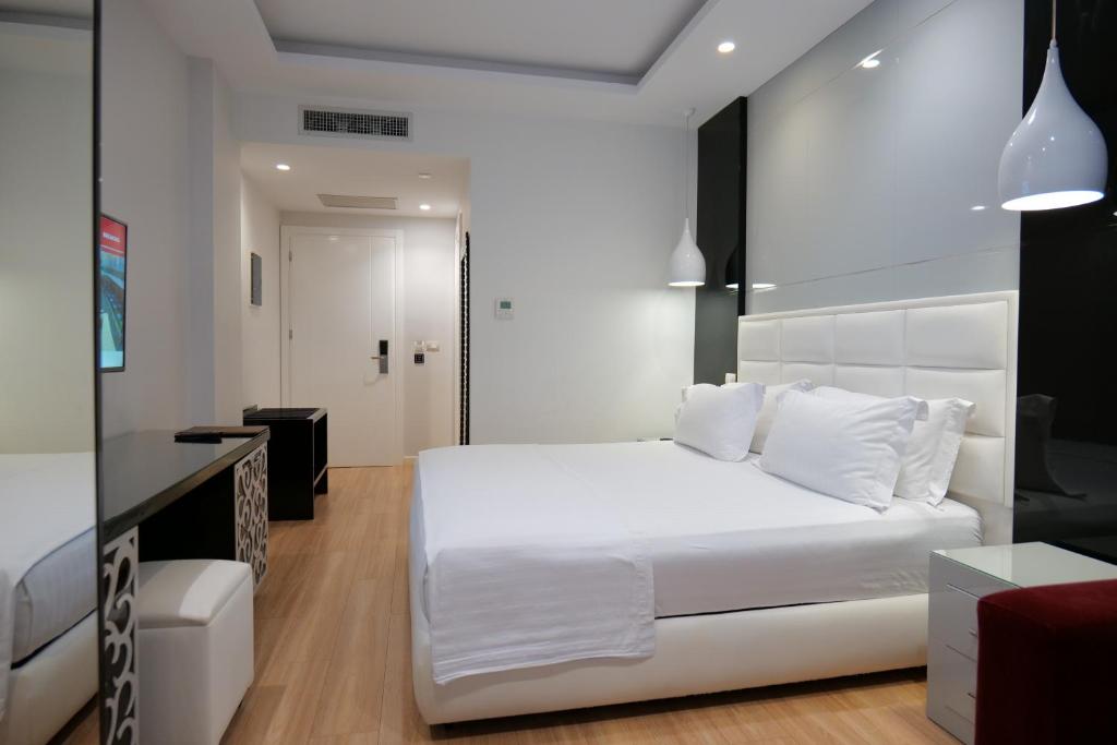 Double Deluxe Room Upper Floor 2nd or 3rd 1