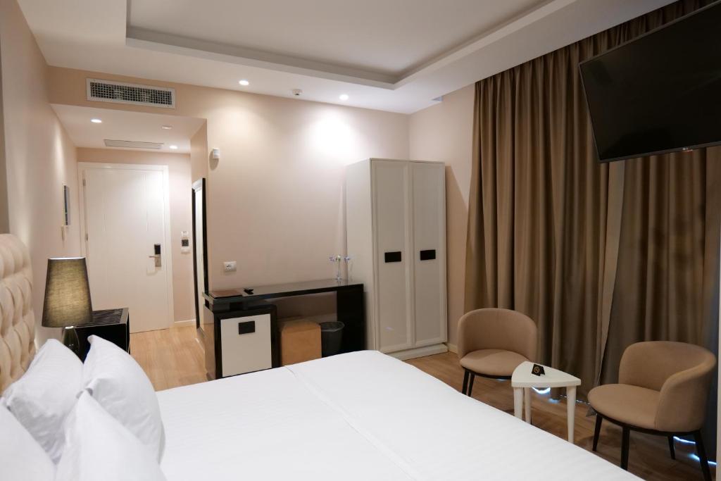 Deluxe Family Room Upper Floor 2nd or 3rd 4