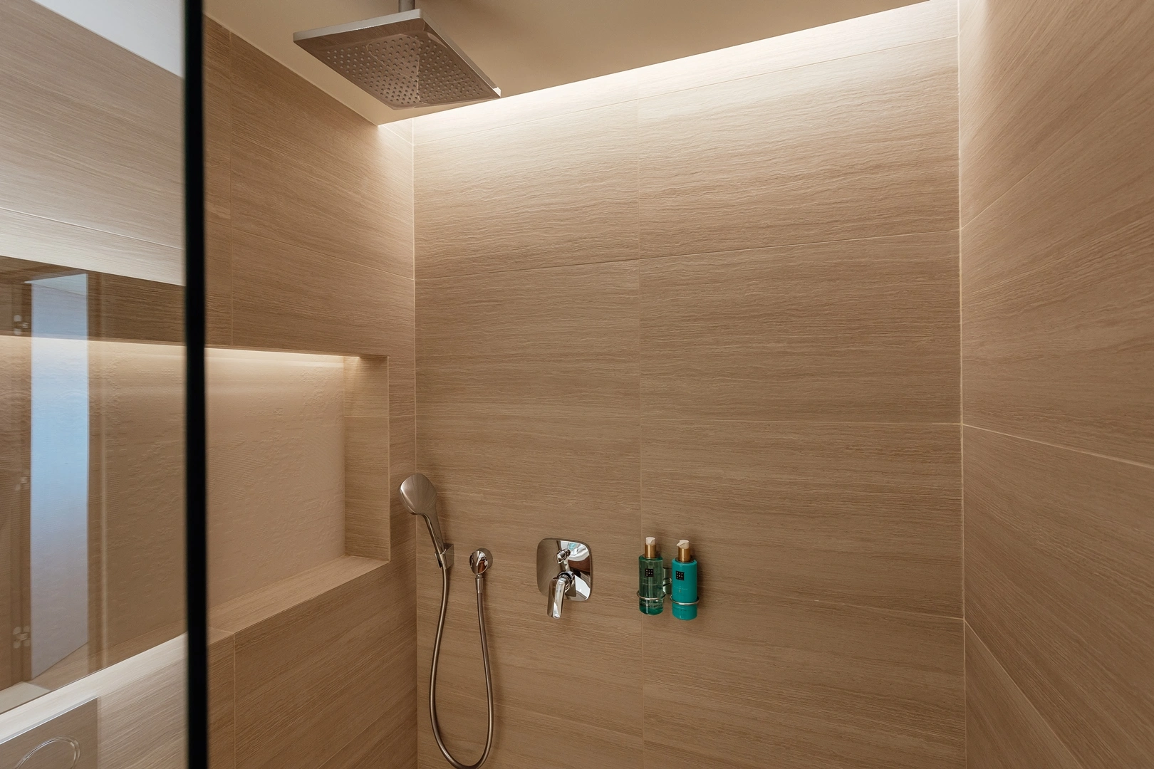 Kumbor Standard Suites 2