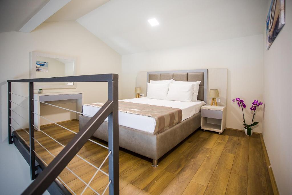 Duplex Suite 4