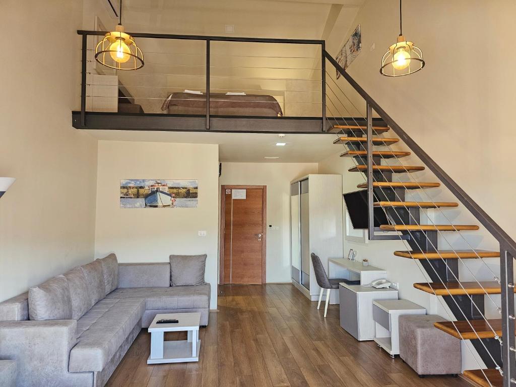 Duplex Suite 1