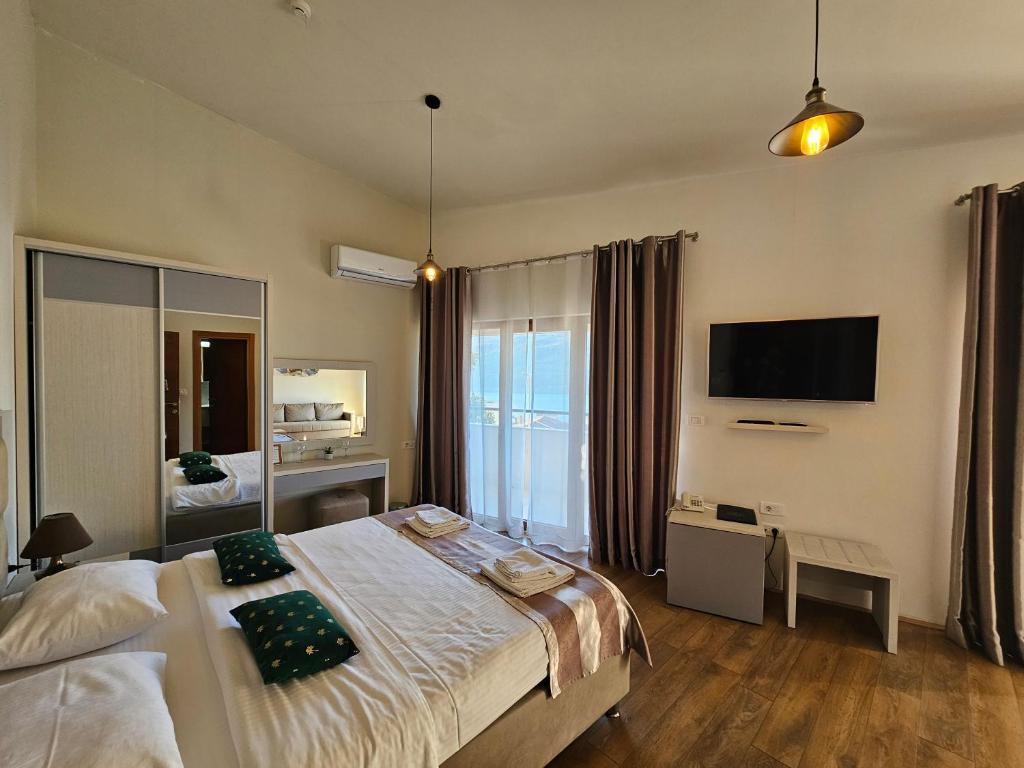 Deluxe Double/Twin Sea view 1