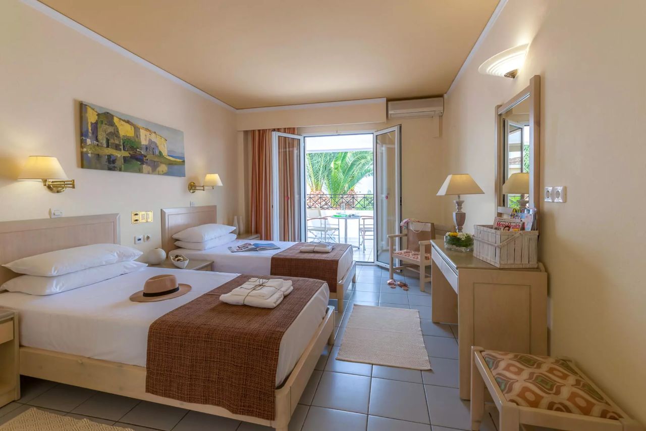 Double Standard Room Garden View 2