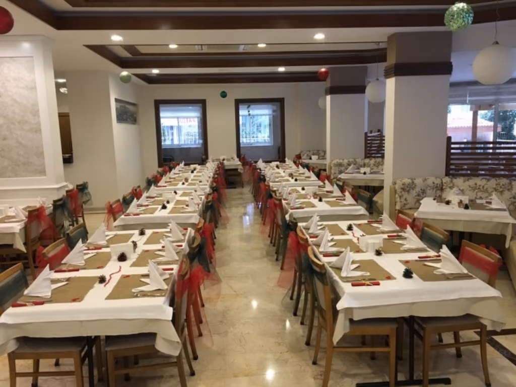 Riviera Hotel & Spa 5