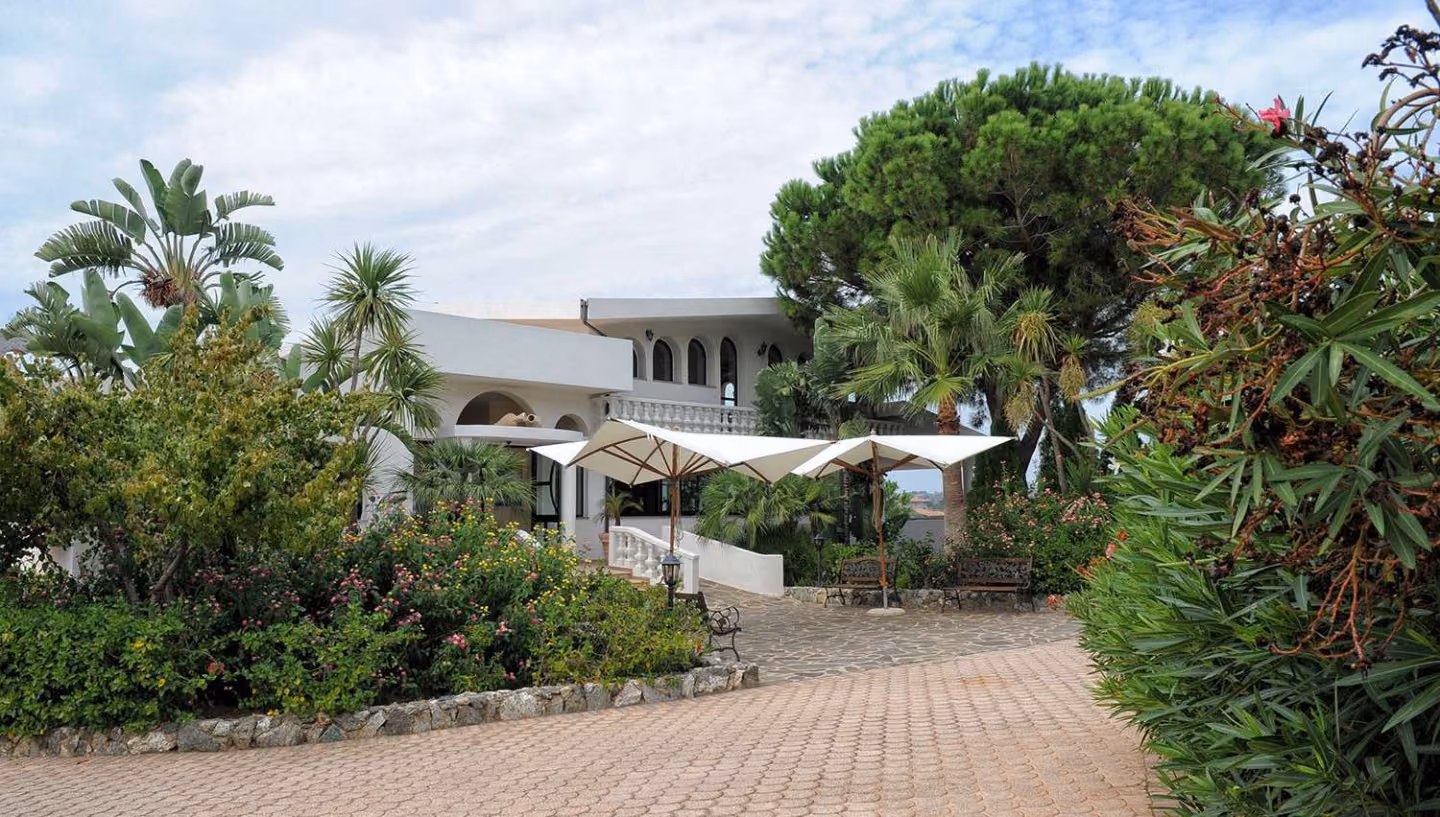 Villaggio Pineta Petto Bianco 3