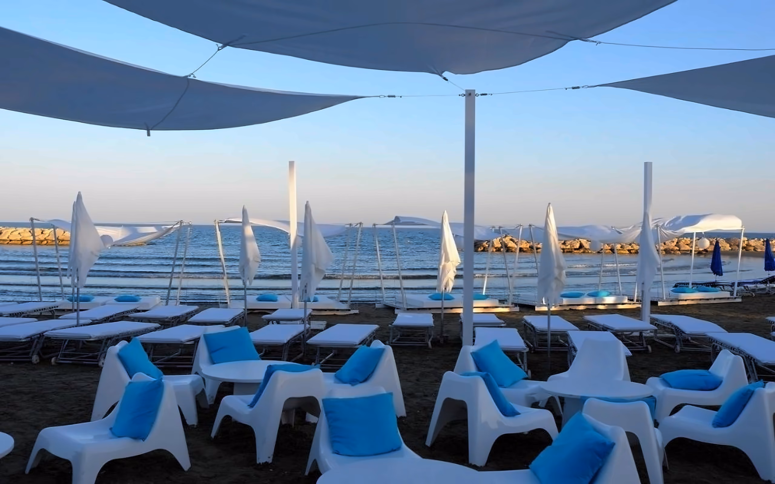 Sandy Beach Hotel 3