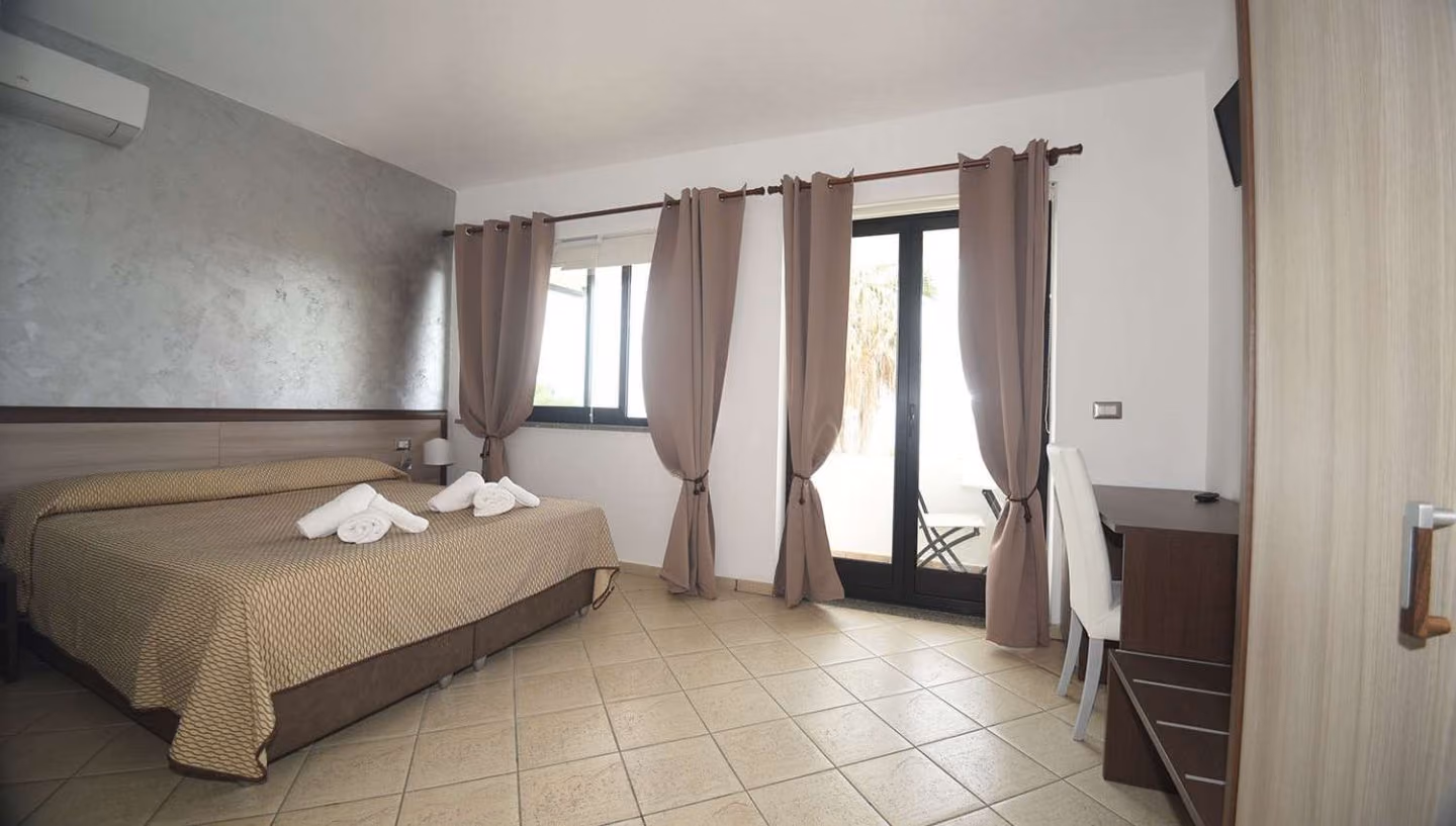 Villaggio Pineta Petto Bianco 2
