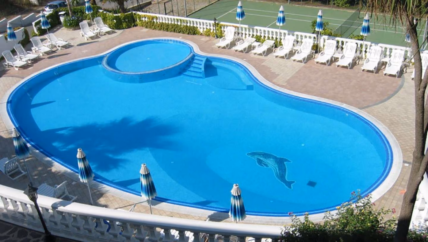 Villaggio Pineta Petto Bianco 4