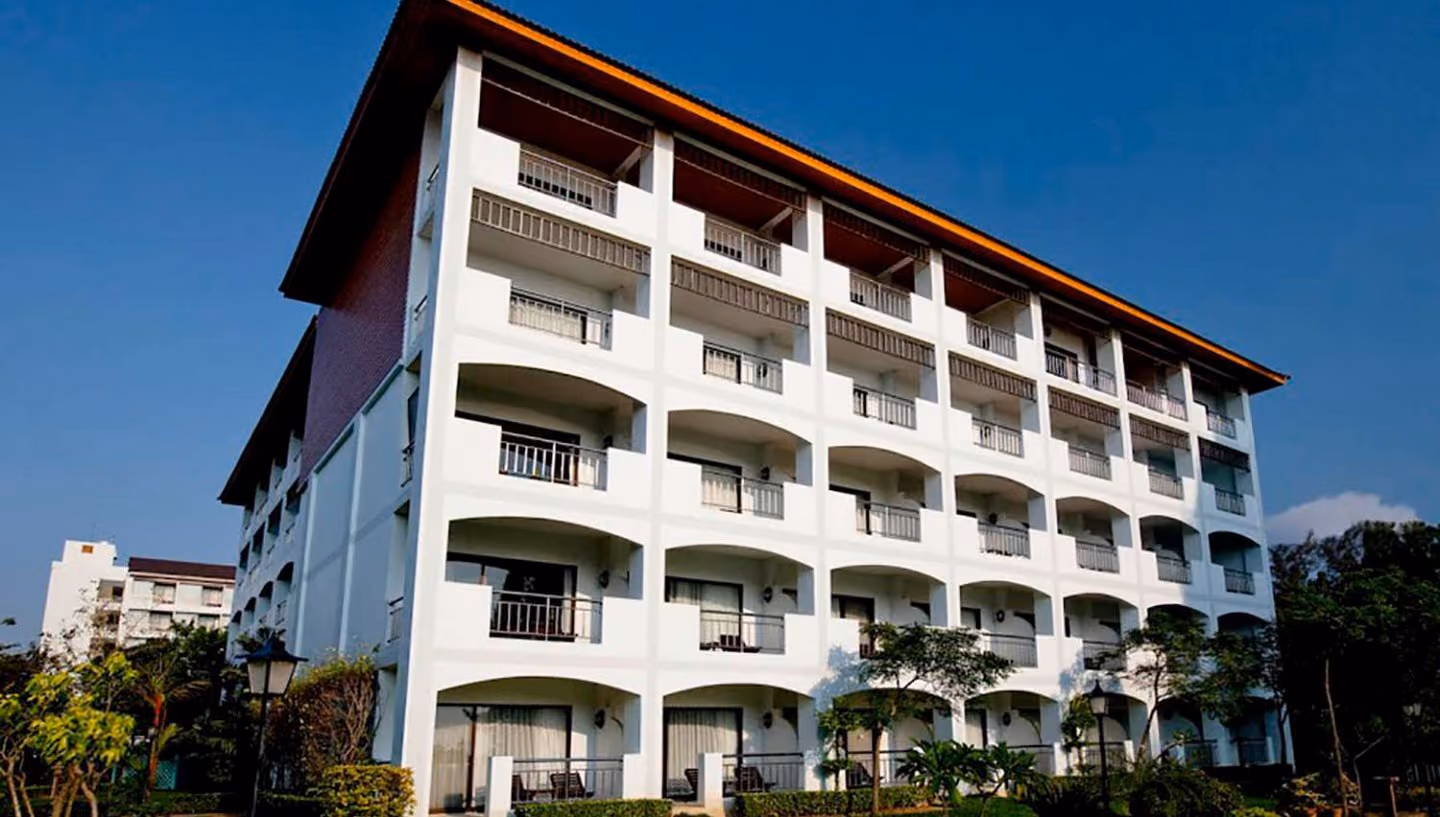 Pinnacle Grand Jomtien Resort & Beach Club 2