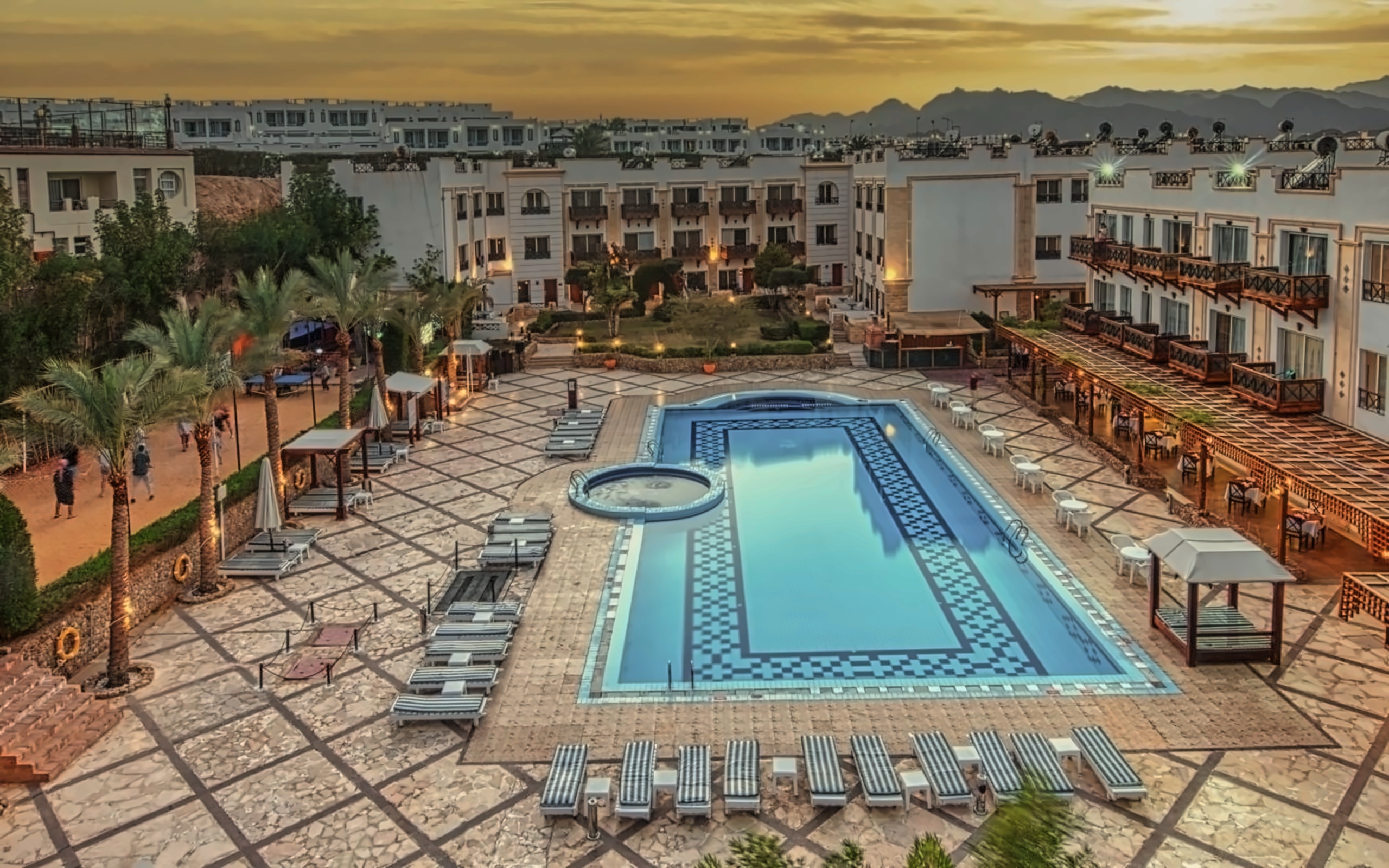 Falcon Naama Star 2