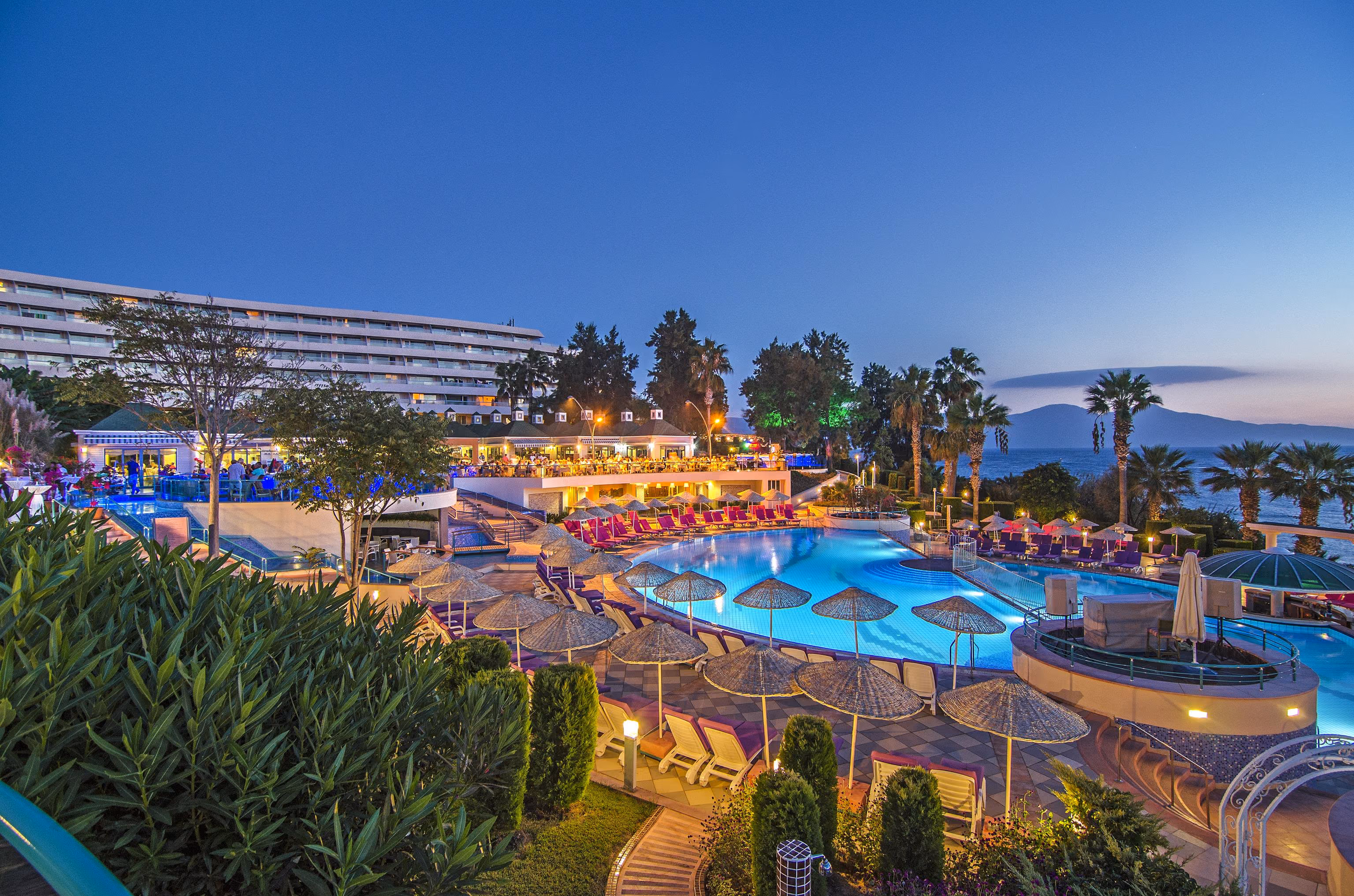 The Grand Blue Sky Hotel 2