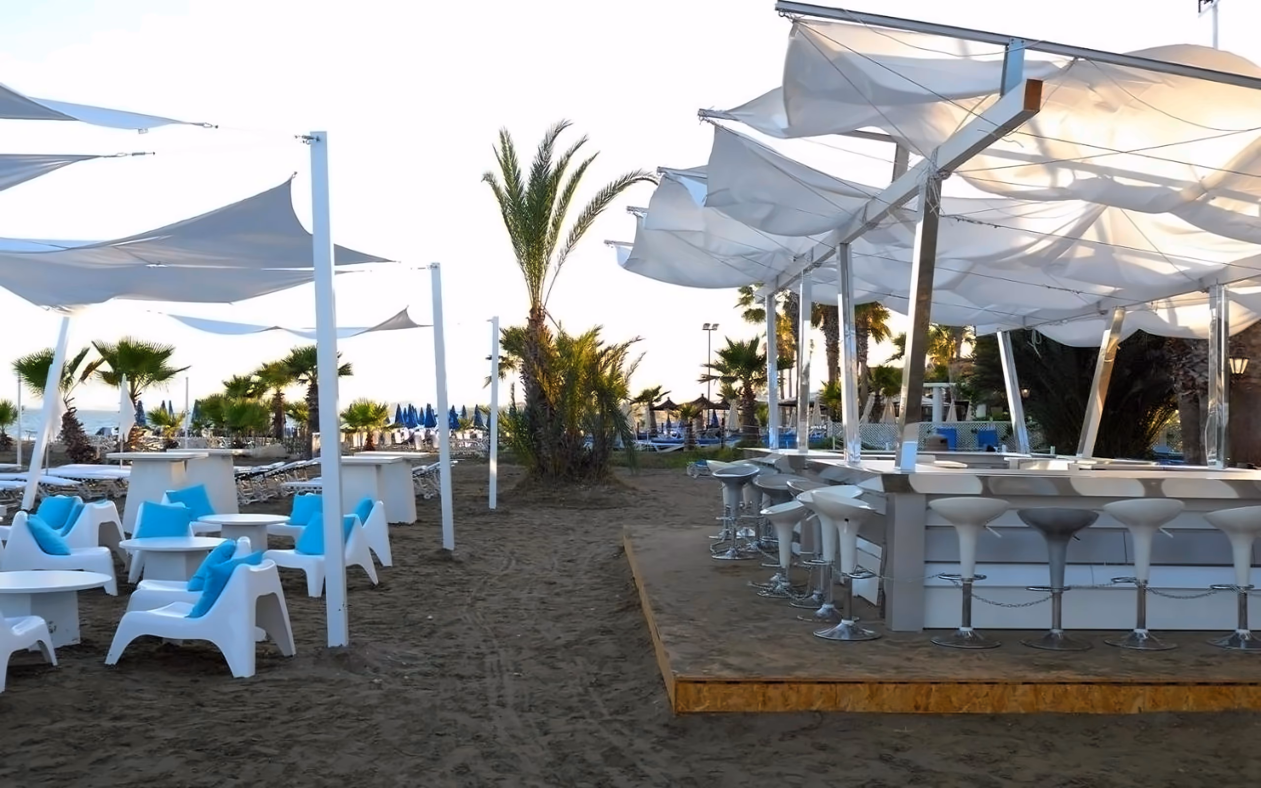 Sandy Beach Hotel 4