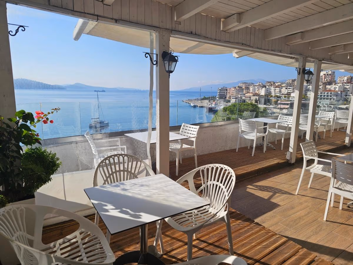 Pini Hotel 4