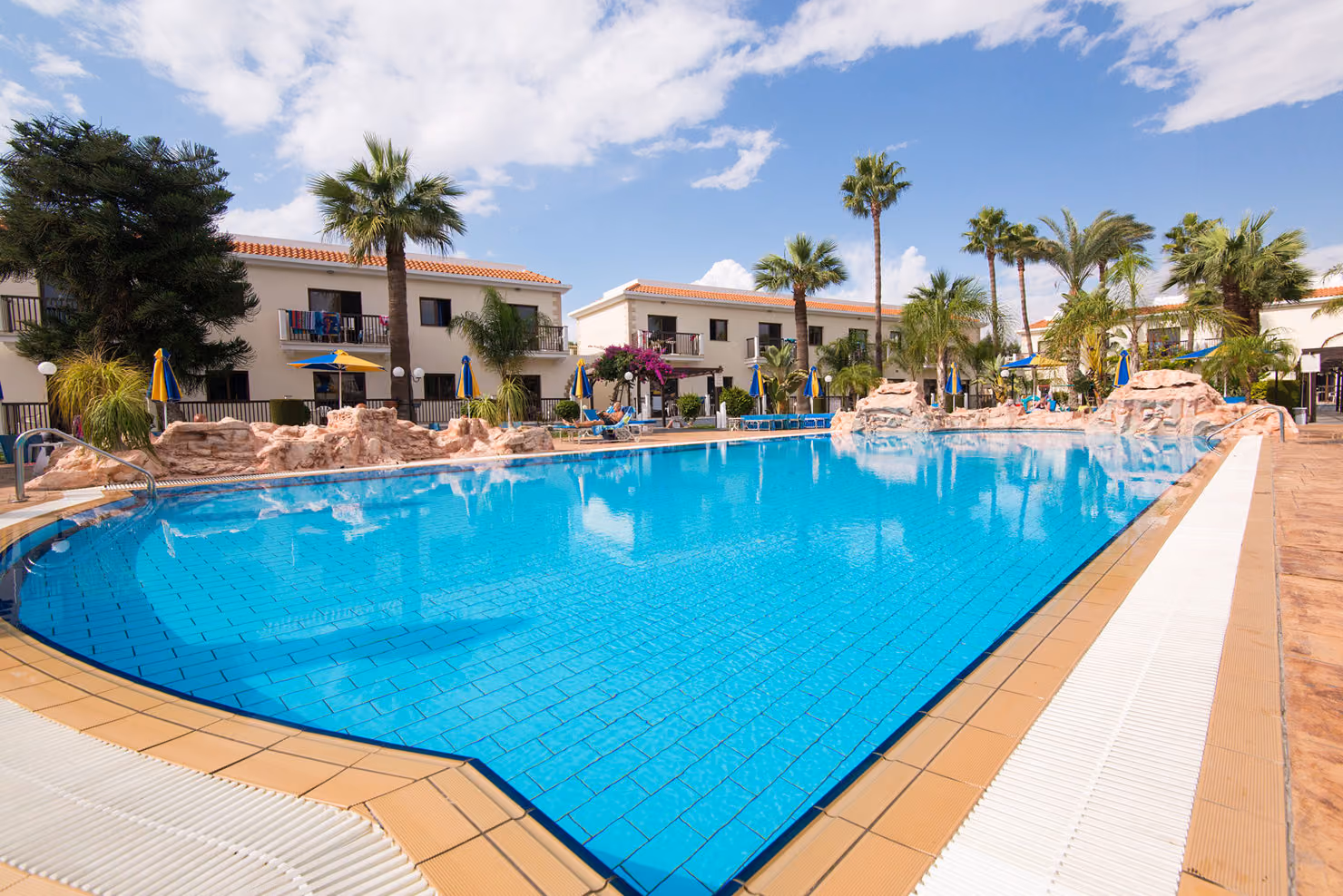 Loutsiana Hotel Apartments 2