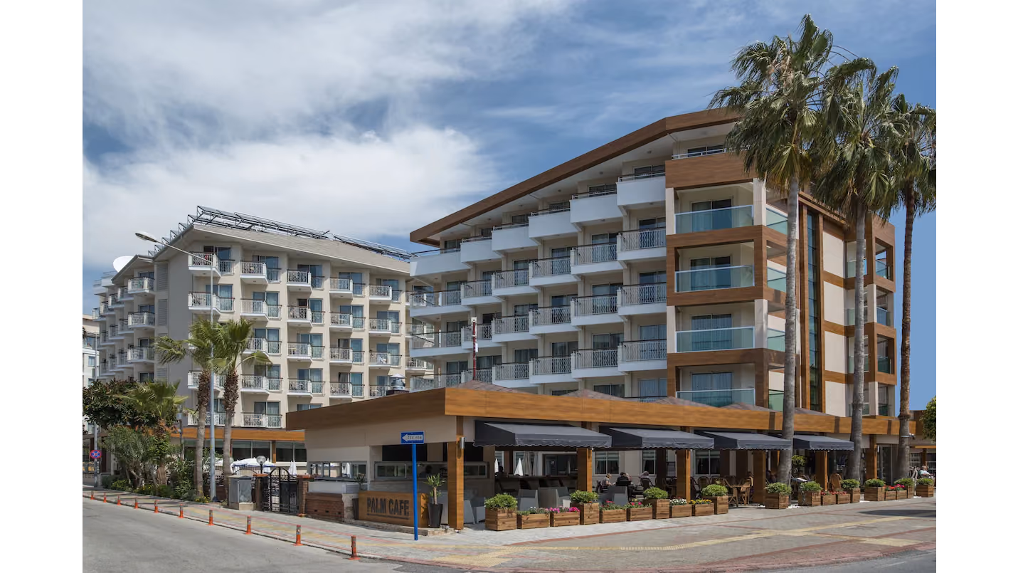 Riviera Hotel & Spa 3