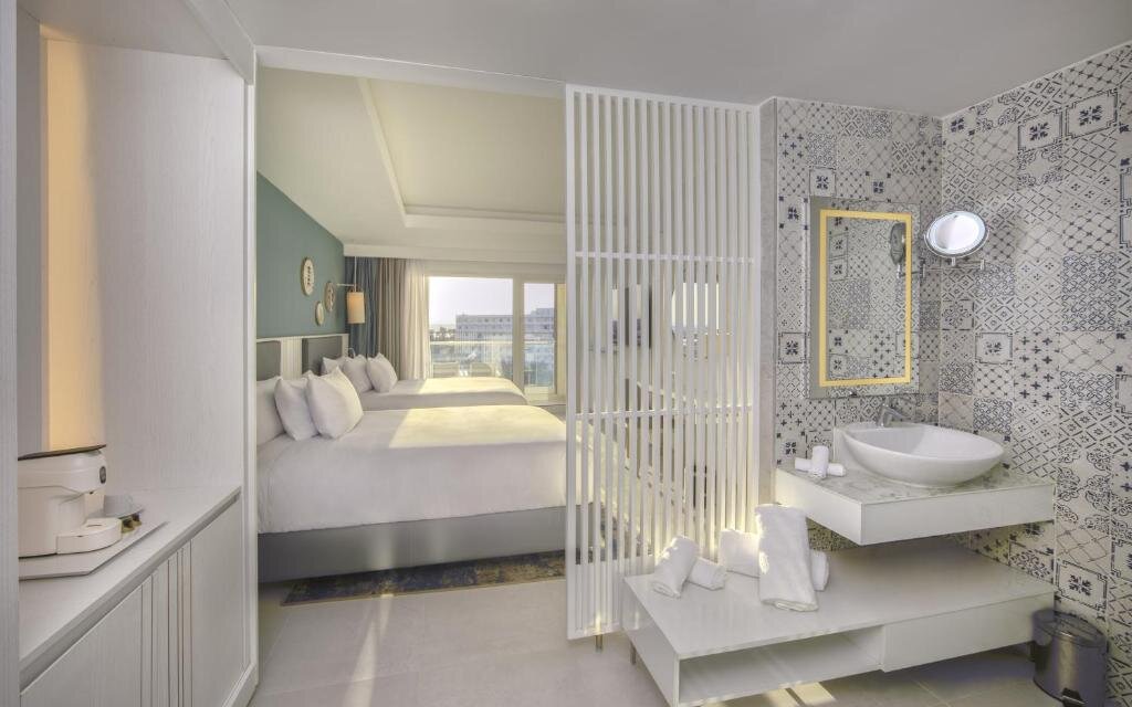 One Bedroom Suite 2