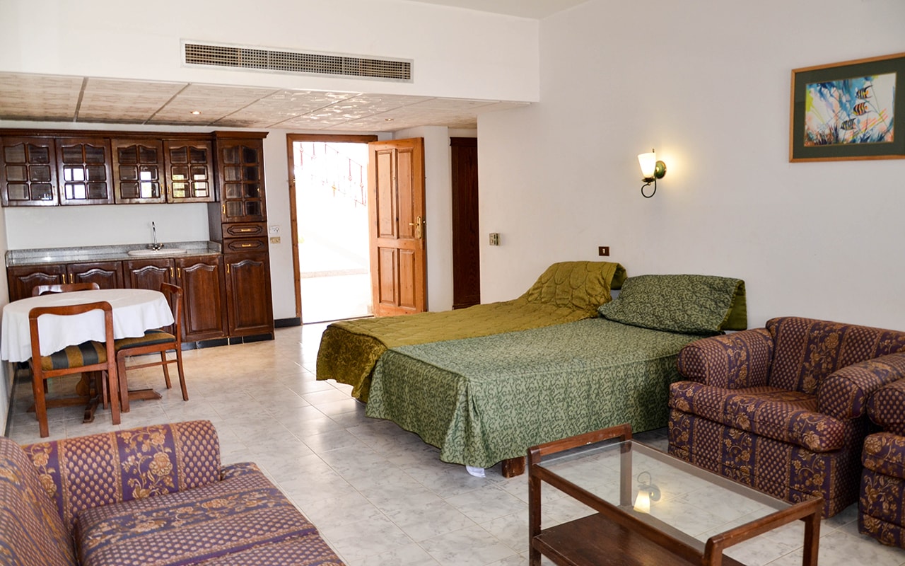 Family Room 4