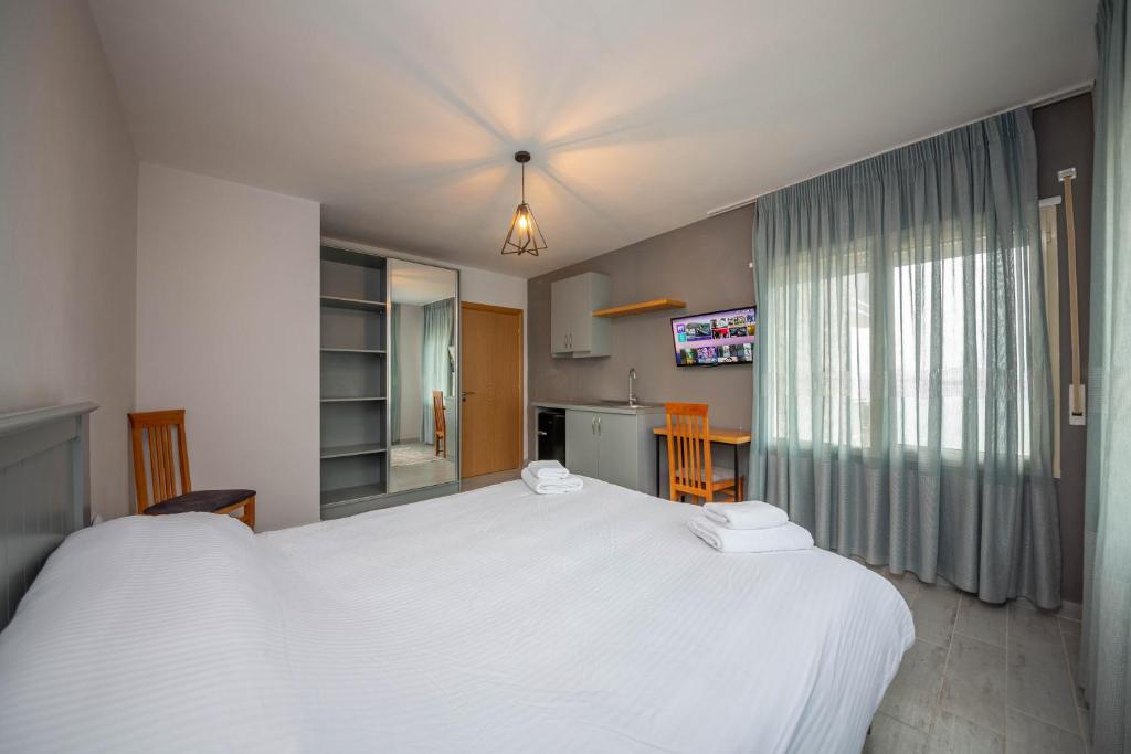 Room Double Window Sea view 3