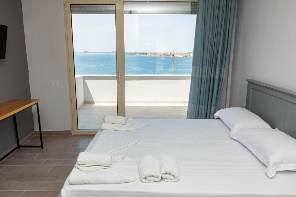 Room Double With Balcony Sea view 2