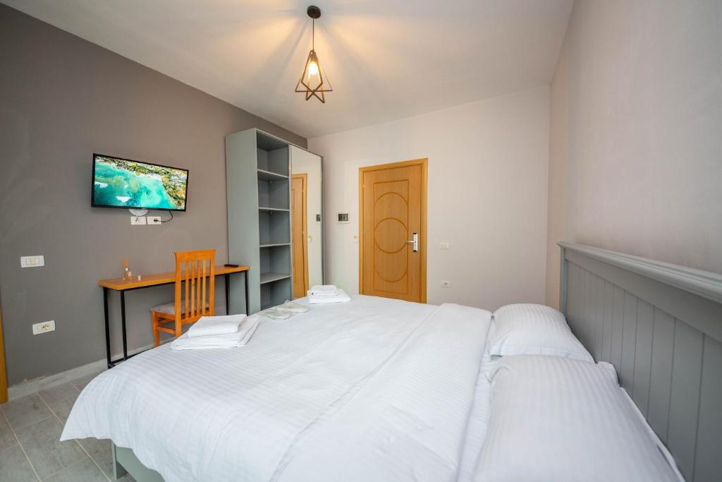 Room Double With Balcony Sea view 4