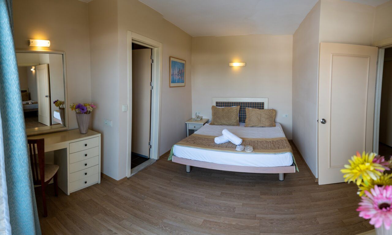 Family Room 4