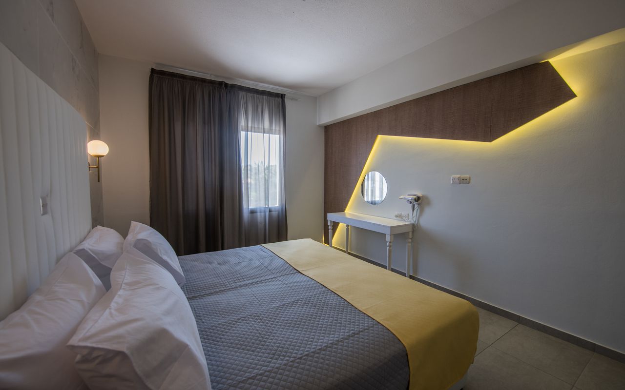Studio Apartment Inland View 1