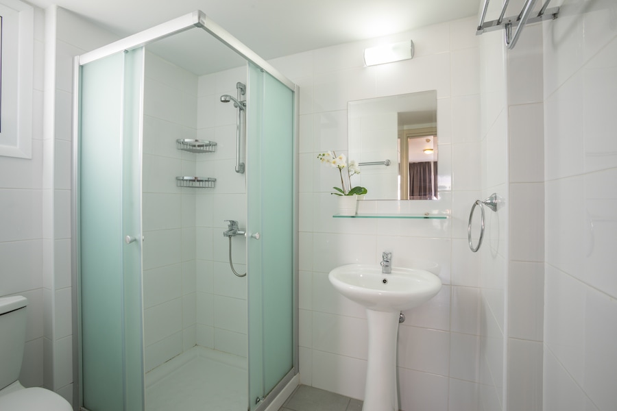 Studio Apartment Inland View 3