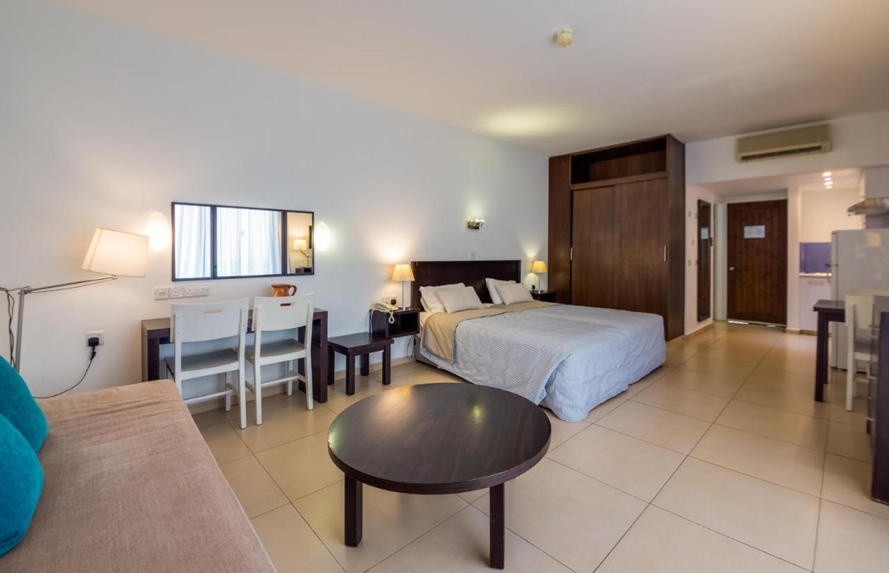 Studio Apartment Inland View 1